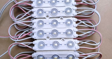Đèn LED cho bảng hiệu quảng cáo: Nên chọn loại nào để bền và đẹp?